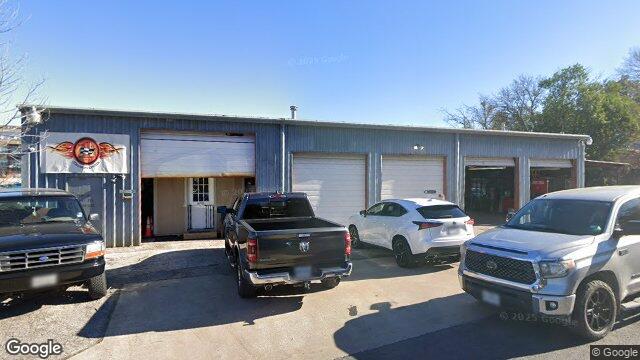 Street View of the block at 3801 Wadford St, Austin, where 1st Class Collision Center is